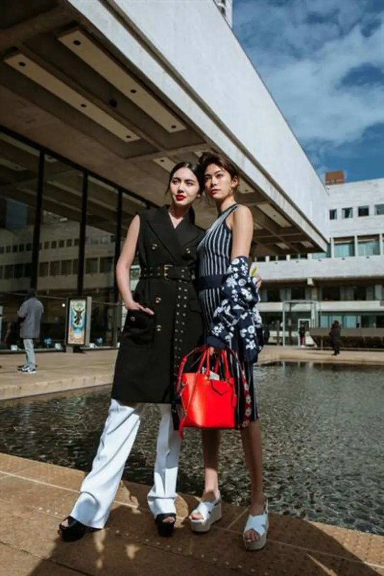 ใหม่ ดาวิกา นักแสดงไทยเพียง 1 เดียว บินตรงร่วมชม แฟชั่นโชว์แบรนด์ “ไมเคิล คอร์” ในงานนิวยอร์ก แฟชั่น วีค!!