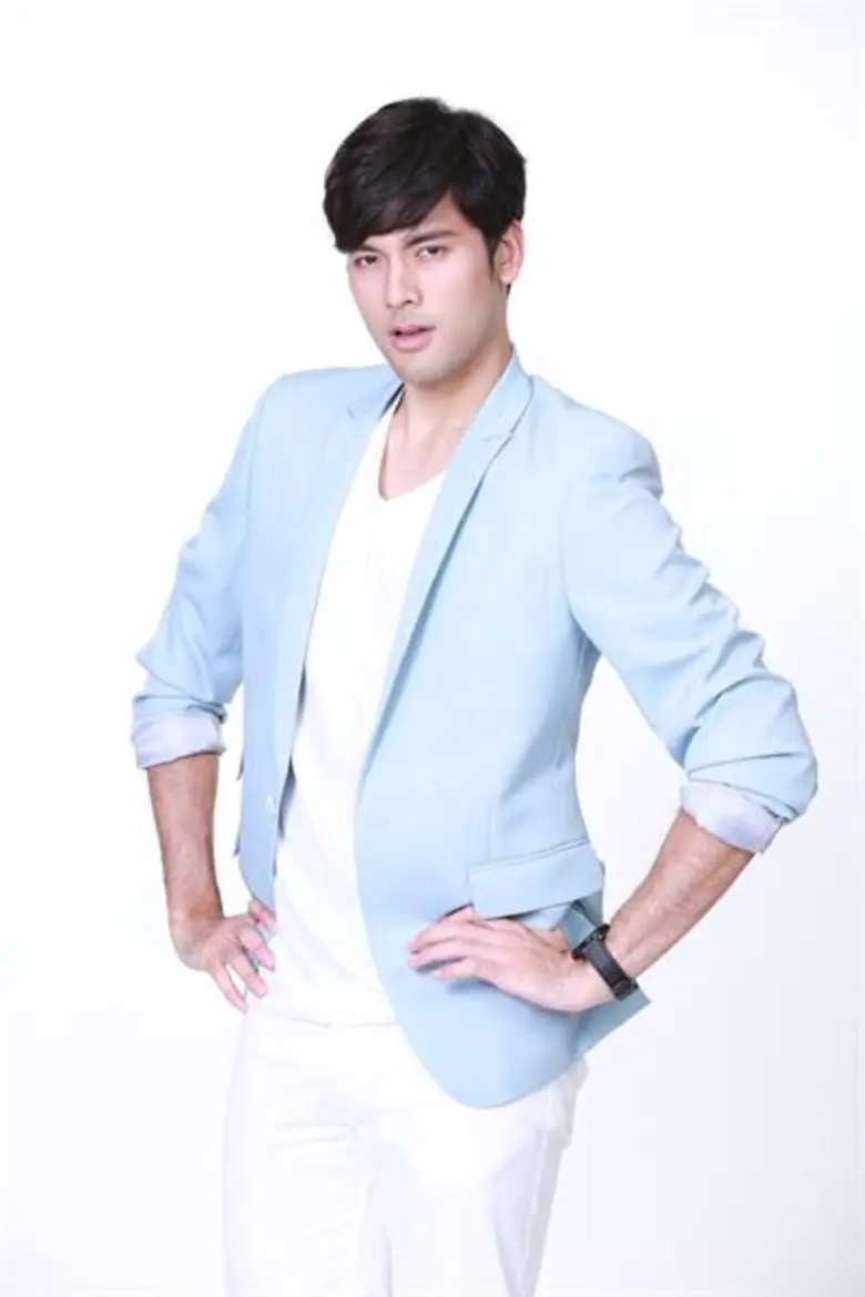 บอมบ์-ธนิน สุดปัง! พลิกคาแรคเตอร์สวมบทเกย์สาว “เจ้ริชชี่” แฟนๆแห่ชื่นชมกระหน่ำโซเชียล ใน “ชั่วโมงต้องมนต์”