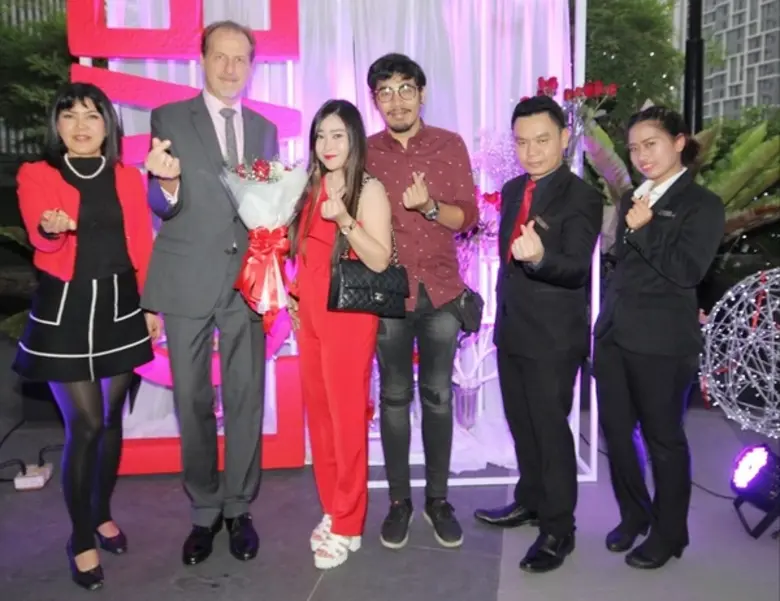 มร. โบโด คลินเก้นเบริ์ก ผู้จัดการทั่วไปโร...