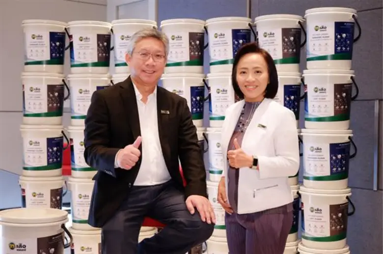 นายสยามรัฐ สุทธานุกูล (ซ้าย) กรรมการผู้จั...