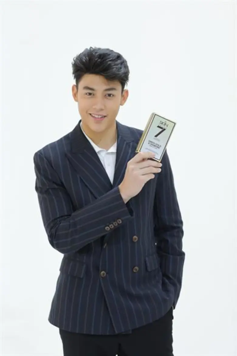 ใบหน้าดูหล่อใสจนใครๆก็ทัก สำหรับ พระเอกหน...