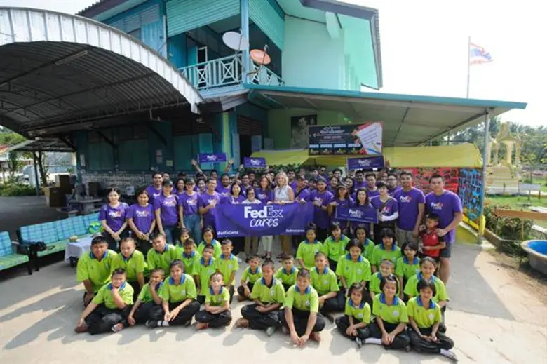 นางสาวจีน่า แกลวิน กรรมการผู้จัดการ บริษั...