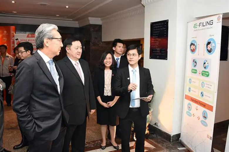 นายประสงค์ พูนธเนศ อธิบดีกรมสรรพากร ร่วมก...