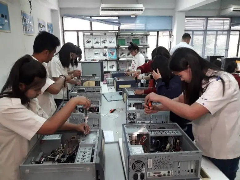 ก.แรงงาน รับลูกครม. เร่งพัฒนาทักษะรองรับอัตราค่าจ้างมาตรฐานฝีมือ 16 สาขาอาชีพ