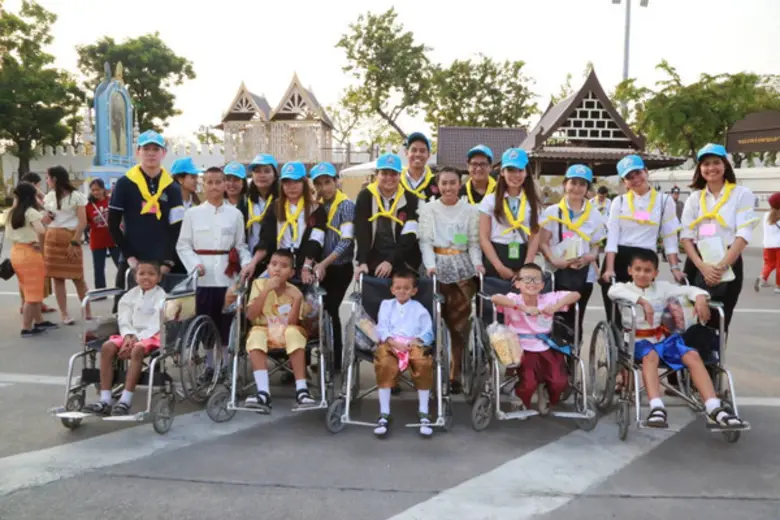 กรมการท่องเที่ยวจัดอาสาสมัคร 40 คนอำนวยความสะดวกงาน “อุ่นไอรัก คลายความหนาว”