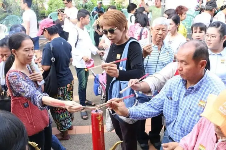 นครนนท์ ชวนประชาชนล่องเรือ ไหว้พระ ไหว้เจ้า 20 บาท