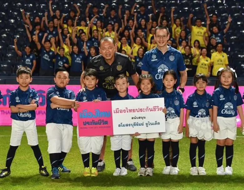 นายสาระ ล่ำซำ กรรมการผู้จัดการและประธานเจ...