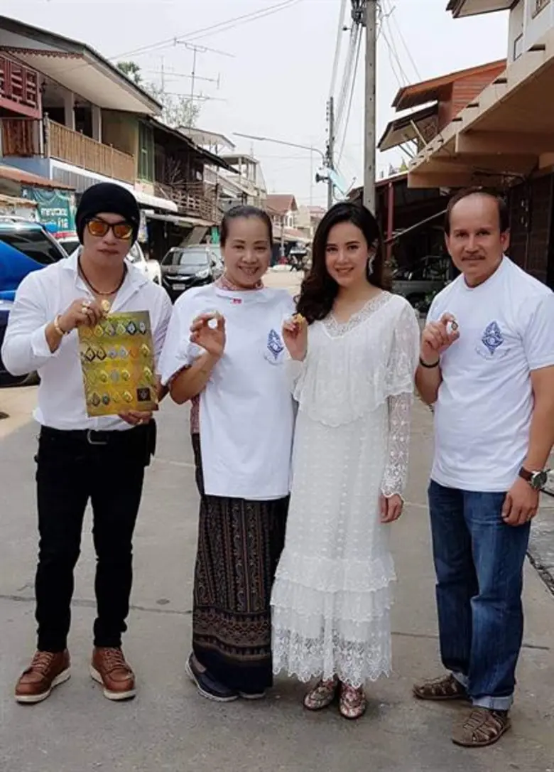 กลุ่มศิลปินดาราจิตอาสา อาทิ เล็ก เจษฎา, แ...