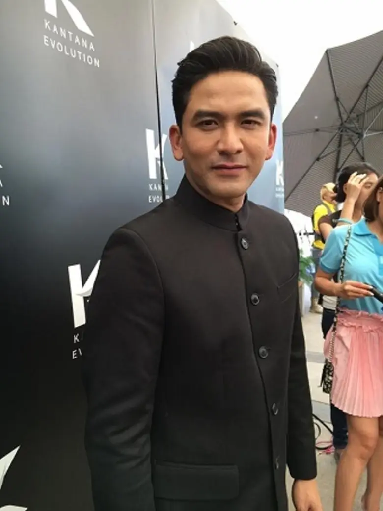 “ป๋อ-ลิฟท์” และสาวๆ BNK48 ร่วมงานแถลงข่าว “SIKARIN MINI MARATHON” ครั้งที่ 9 “ก้าวนี้...ให้น้อง”