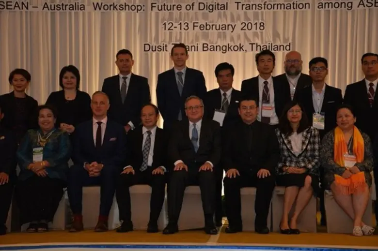 ฯพณฯ พอล โรบิลเลียด เอกอัครราชทูตออสเตรเล...