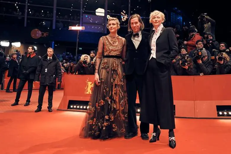 ผู้กำกับ เวส แอนเดอร์สัน นำทีมนักแสดงที่ให้เสียงพากย์ใน Isle of Dogs ร่วมงานเปิดตัวอย่างยิ่งใหญ่ ในเทศกาลภาพยนตร์นานาชาติเบอร์ลิน