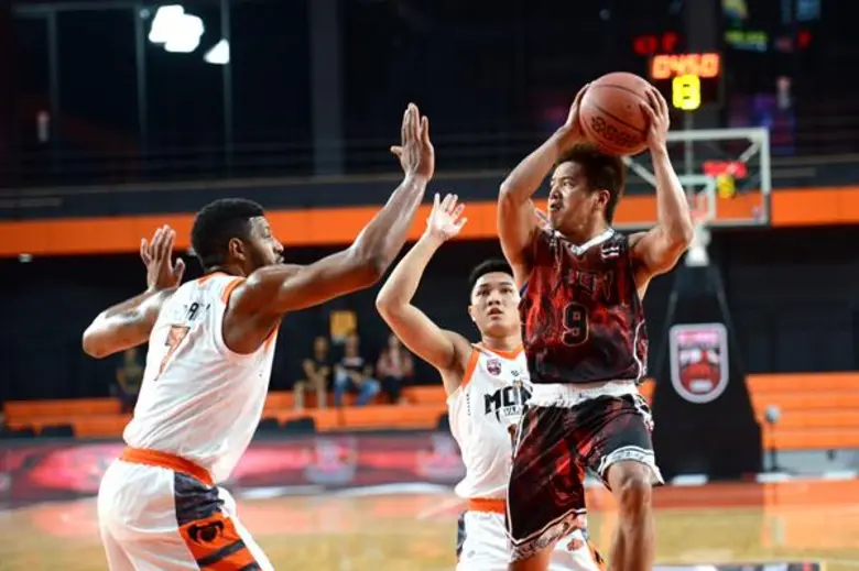 รายงานผลคะแนนบาสฯGSB TBSL2018 ระหว่างคู่ โมโนแวมไพร์กับทีเร็กซ์