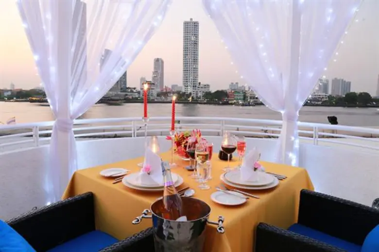 โรงแรมแม่น้ำ รามาดาพลาซา อีกหนึ่งสถานที่ส...