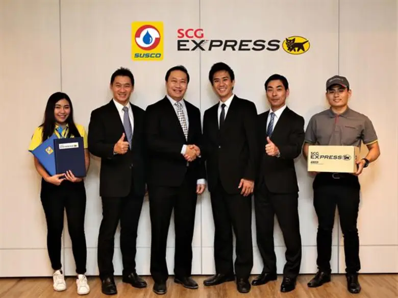 นายชัยฤทธิ์ สิมะโรจน์ (ที่ 3 จากซ้าย) กรร...