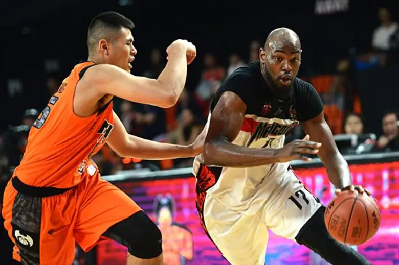 รายงานผลคะแนนบาสฯGSB TBSL2018 ระหว่างคู่ โมโนแวมไพร์กับแมดโกท