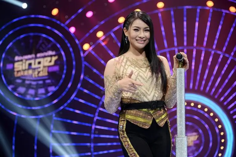 ทีวีไกด์: รายการ “ร้องแลก แจกเงิน Singer Takes It All” (ซิงเกอร์ เทคอิท ออล) "ข้าวทิพย์ ธิดาดิน” ซึ้งใจ ผู้เข้าแข่งขันรุ่นใหญ่ สู้เพื่อภรรยา ป่วยมะเร็ง