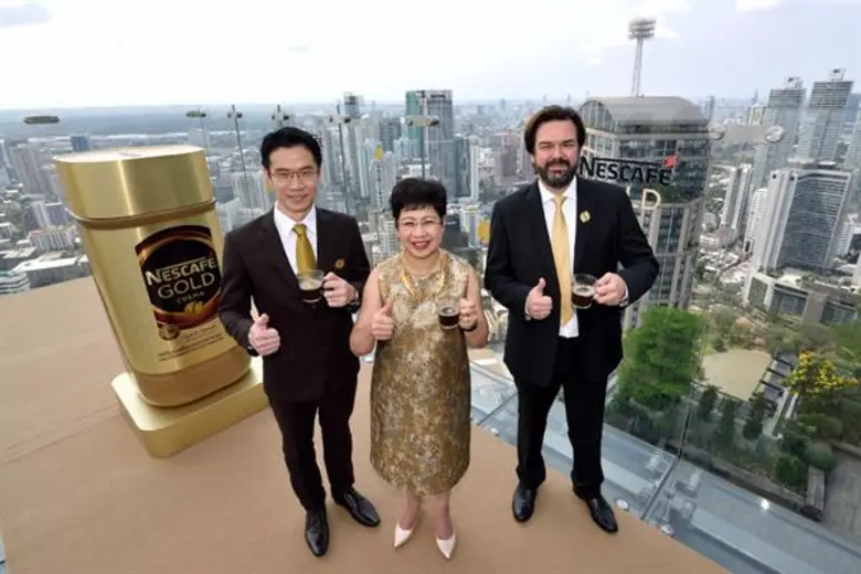 'เนสกาแฟ โกลด์ เครมมา’ ใหม่ ยกระดับมาตรฐานกาแฟสำเร็จรูประดับพรีเมี่ยมในไทย  ผสานกาแฟอาราบิก้าชั้นดีคั่วบดละเอียด 10 เท่า เพื่อให้คุณได้เข้าถึงความหอมกรุ่นและ สุนทรียรสชั้นเลิศพร้อมฟองกาแฟละมุนเครมมา