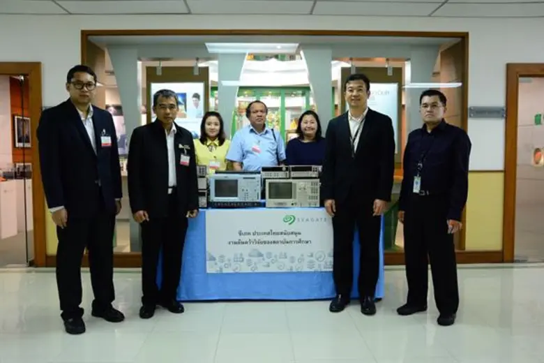 นายนรเชษฐ์ แซ่ตั้ง ผู้จัดการโรงงานเทพารัก...