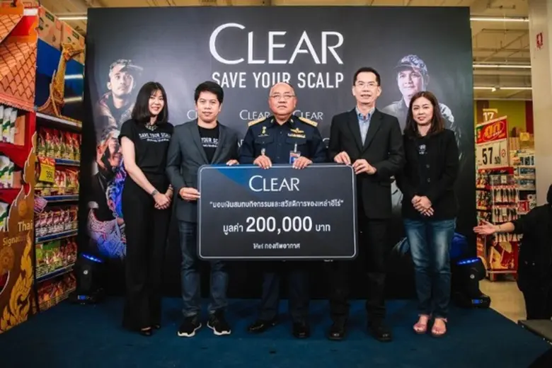 "CLEAR" ตอกย้ำแคมเปญ HAT HEROES ยกย่องเหล...