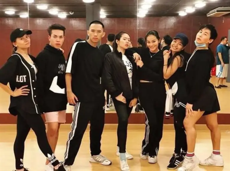 นุ้ย-เกศริน เปิดเวิร์คช้อปชวนคนร่วมบุญ สร้างสุขาและกุฏิสงฆ์