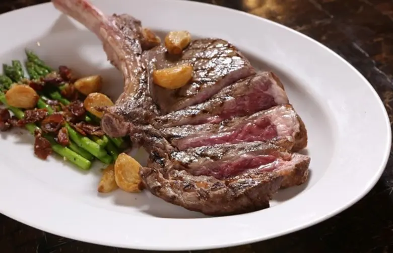 เชฟโรเบิดร์ ลัค เซ็ดก้า หัวหน้าพ่อครัวใหญ...