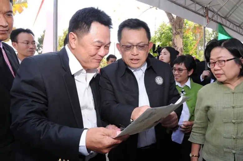 นายสมชาย หาญหิรัญ รัฐมนตรีช่วยว่าการกระทร...