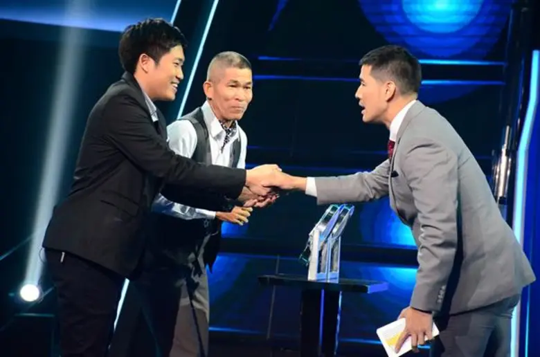 ทีวีไกด์: รายการ “The Wall กำแพงพลิกชีวิต” “ครูโจ่ย” ตำรวจนักมายากลลุ้นเงิน “The Wall” หวังนำไปต่อยอดชีวิตดีๆ เพื่อ “เด็กเร่ร่อนหัวลำโพง”