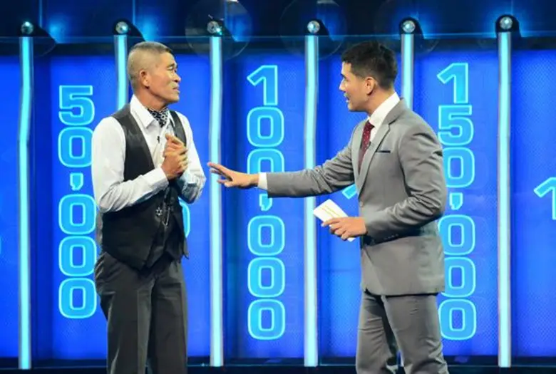 ทีวีไกด์: รายการ “The Wall กำแพงพลิกชีวิต” “ครูโจ่ย” ตำรวจนักมายากลลุ้นเงิน “The Wall” หวังนำไปต่อยอดชีวิตดีๆ เพื่อ “เด็กเร่ร่อนหัวลำโพง”