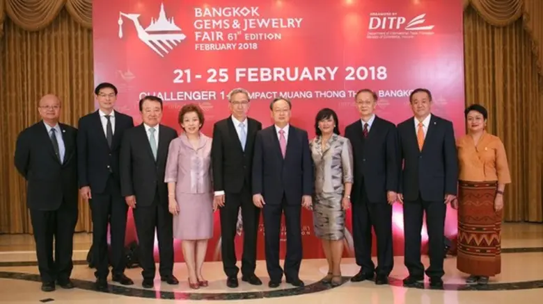 นายสนธิรัตน์ สนธิจิรวงศ์ รัฐมนตรีว่าการกระทรวงพาณิช...