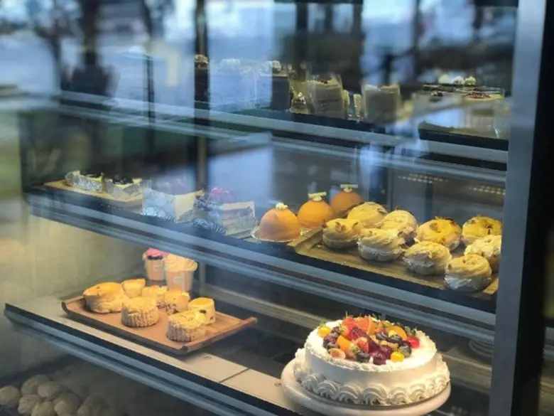 ห้องสวีทเฮ้าส์ โรงแรมเมอเวนพิค สุริวงศ์ เ...