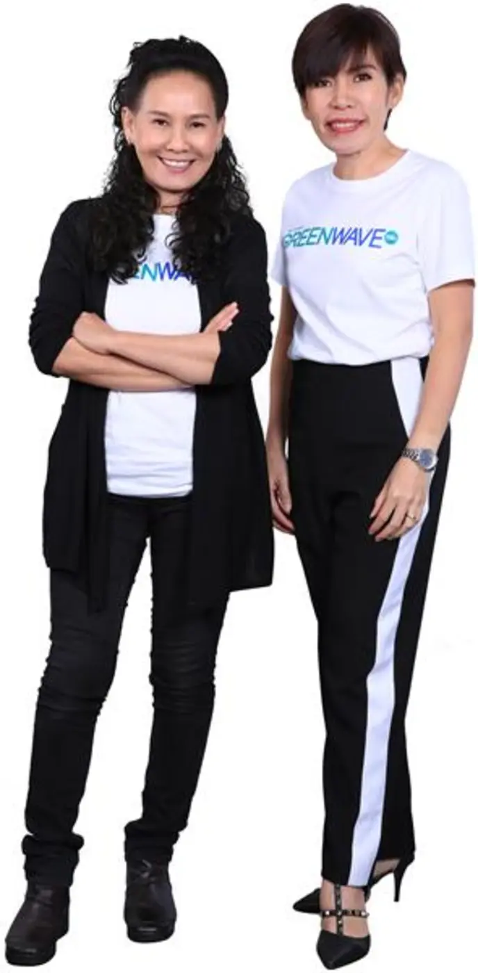 ดีเจพี่ฉอด สายทิพย์ และ ดีเจพี่อ้อย นภาพร...