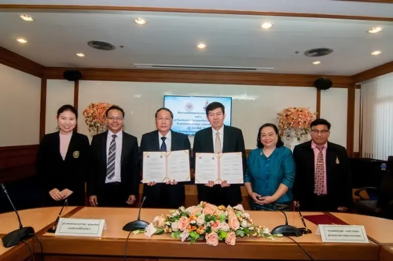 ผู้ช่วยศาสตราจารย์ วรวิทย์ จตุรพาณิชย์ รอ...