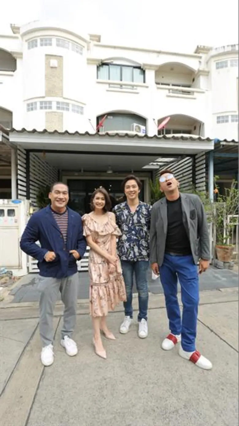 ทีวีไกด์: รายการ "THE GUEST (เดอะ เกสท์) ตีสนิทคนดัง"  เปิดบ้าน “หนึ่ง อภิวัฒน์” ผู้ชายอบอุ่น โชว์บ้านสไตล์อาร์ตพร้อมเปิดตัว “ลูกชาย”