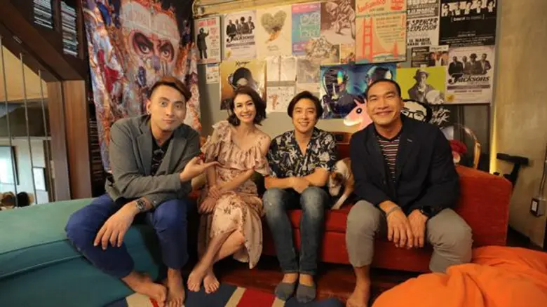 ทีวีไกด์: รายการ "THE GUEST (เดอะ เกสท์) ตีสนิทคนดัง"  เปิดบ้าน “หนึ่ง อภิวัฒน์” ผู้ชายอบอุ่น โชว์บ้านสไตล์อาร์ตพร้อมเปิดตัว “ลูกชาย”