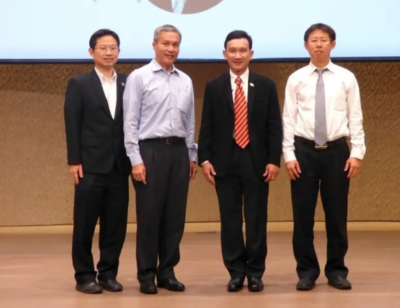 นายกรพล ชินพัฒน์ ผู้ช่วยกรรมการผู้จัดการ ...