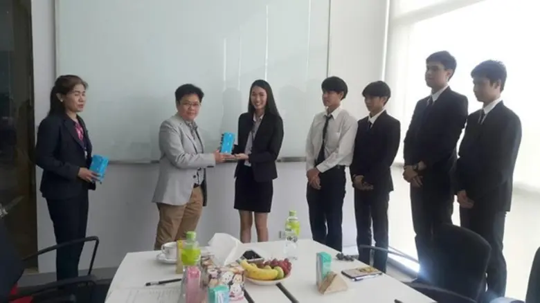 ดร.อภิรดี อำนรรฆมณี ผู้อำนวยการสำนักหอสมุ...