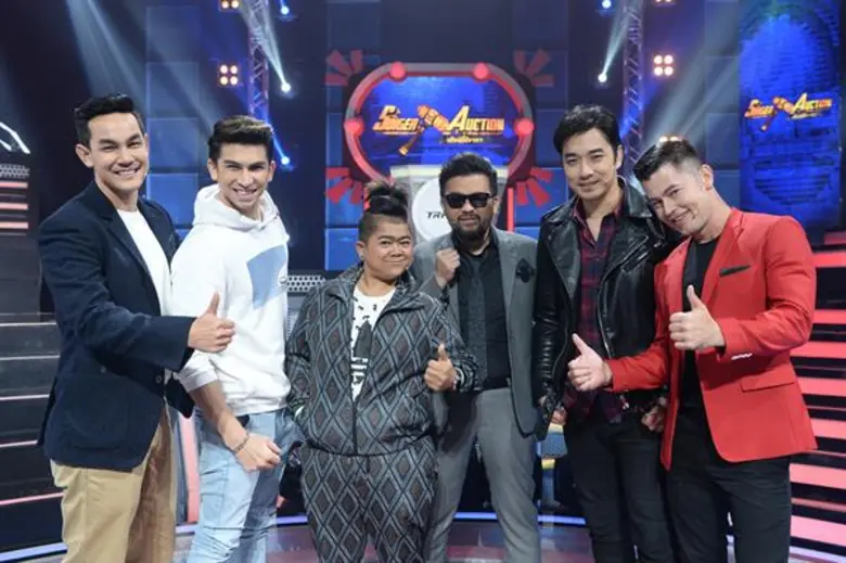 ทีวีไกด์: รายการ "Singer Auction เสียงนี้มีราคา" “อ้น สราวุธ” ถึงกับฟิวส์ขาด!!! นั่งไม่ติดที่ เหตุเกิดโดน “โก๊ะตี๋” แย่งสาวตัดหน้า