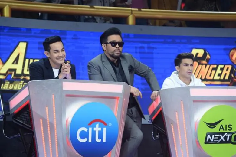 ทีวีไกด์: รายการ "Singer Auction เสียงนี้มีราคา" “อ้น สราวุธ” ถึงกับฟิวส์ขาด!!! นั่งไม่ติดที่ เหตุเกิดโดน “โก๊ะตี๋” แย่งสาวตัดหน้า