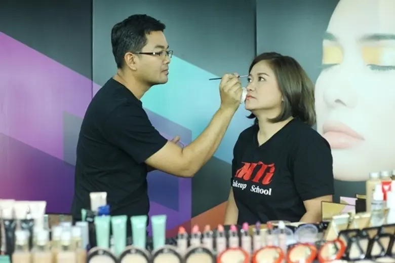 เคยมี "โปลิสจับพู่กัน" คือตำรวจแมนทั้งแท่...