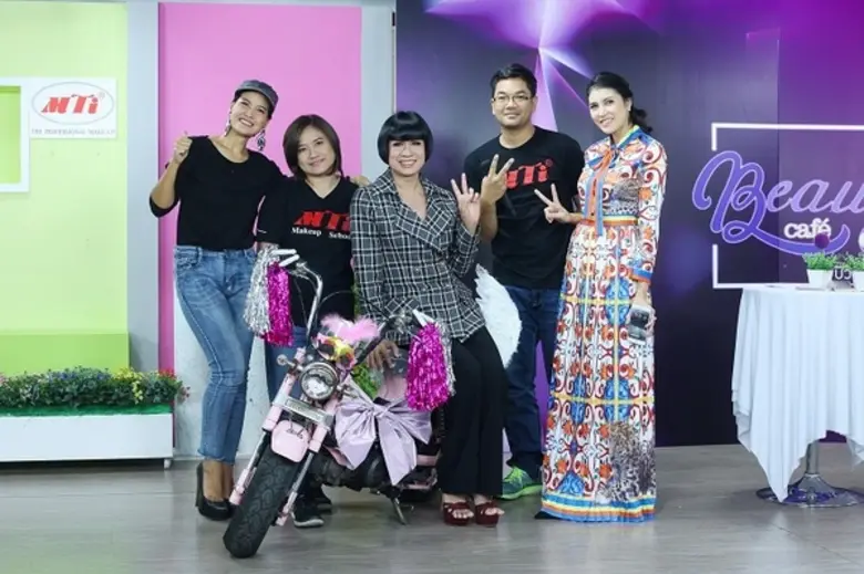 พลิกชีวิต! ลิขิตเอง เพื่อสิ่งที่ดีกว่า จากหนุ่มช่างซ่อมรถเป็นช่างแต่งหน้า