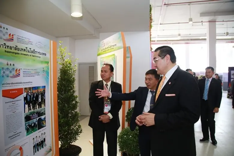 มทร.อีสาน เปิดบ้านรับเป็นเจ้าภาพจัดการประชุม KM RMUT+2 ครั้งที่ 11 ประกวดผลงานแนวปฏิบัติที่ดี ภายใต้แนวคิด การจัดการความรู้สู่การขับเคลื่อน Thailand 4.0