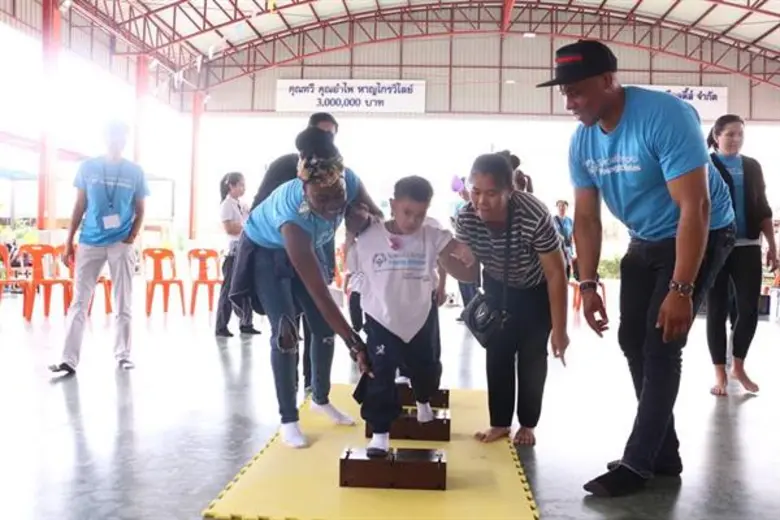 นิวจิ๋ว-แกงส้ม-โรส สิรินทิพย์ ควงแขนแสดงคอนเสิร์ตการกุศล"All Their Hits All Time Hits" เพื่อน้องๆ พิการทางสติปัญญา