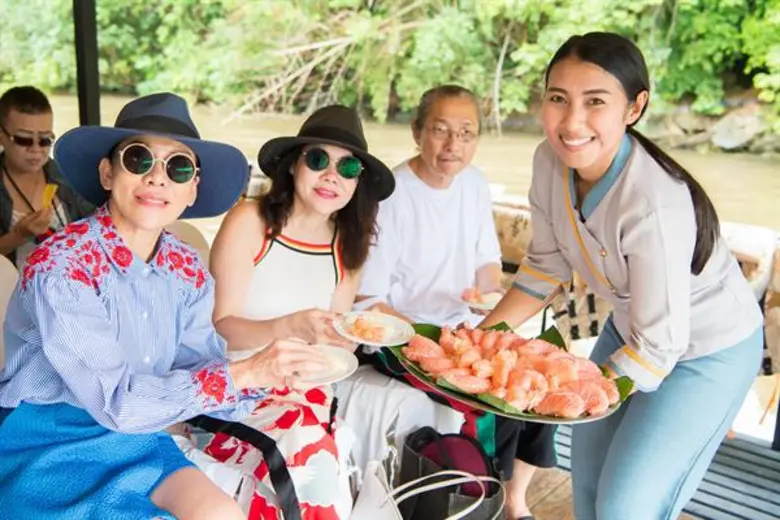 ไทยประกันชีวิต มอบเอกสิทธิ์เฉพาะสมาชิกไทยไลฟ์การ์ด ชวนลูกค้านั่งชิลล์ ริมแคว จังหวัดกาญจนบุรี