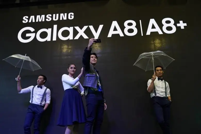 ซัมซุง ส่ง “กาแลคซี่ เอ 8/เอ 8 พลัส (2018)” ชูกล้องหน้าคู่ ความละเอียดสูง ฟีเจอร์ Live Focus และ Bixby 2.0 ผู้ช่วยอัจฉริยะ มัดใจชาวมิลเลนเนียล!
