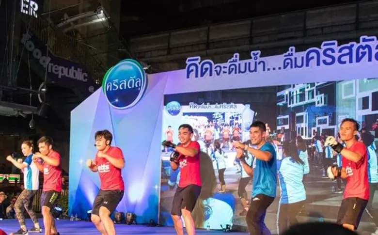 Jetts 24 hour fitness นำทีมเทนเนอร์ โชว์พลังความฟิต "บอดี้ คอมแบต" โดย วู้ดดี้ และน้ำชา-ชีรณัฐ ร่วมทีม ครั้งแรกใจกลางกรุง