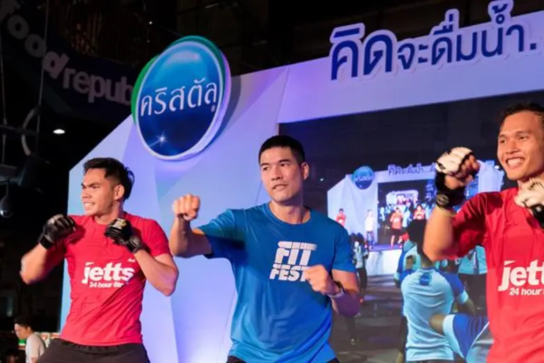 Jetts 24 hour fitness นำทีมเทนเนอร์ โชว์พลังความฟิต "บอดี้ คอมแบต" โดย วู้ดดี้ และน้ำชา-ชีรณัฐ ร่วมทีม ครั้งแรกใจกลางกรุง