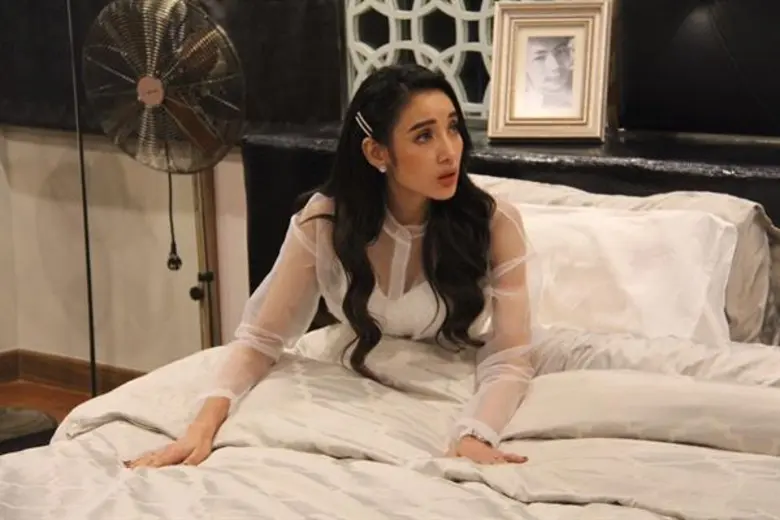 หมอสอง นพรัตน์ ศัลยแพทย์อันดับต้นๆของเมือ...