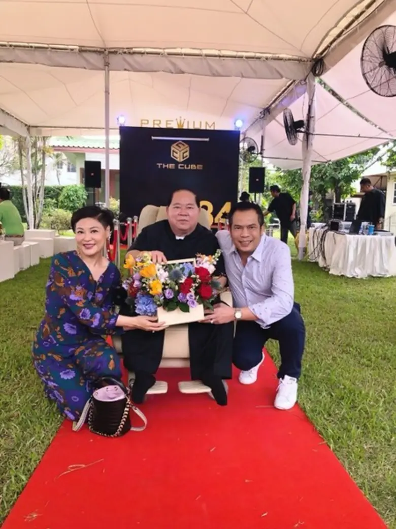 Gossip News: ผู้บริหาร JW Group กับ ผู้บริหาร The Cube