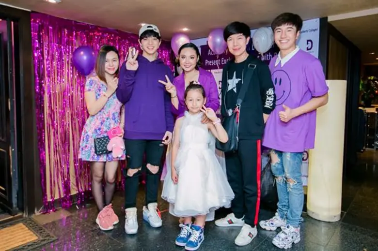 แฟนคลับฟินกระจาย! ล่องเรือใกล้ชิด “บาส สุรเดช”  จัดเต็มสุดเอ็กซ์คลูซีฟ ทั้ง ร้องเพลง-เล่นกีต้าร์สดๆ ครั้งแรก