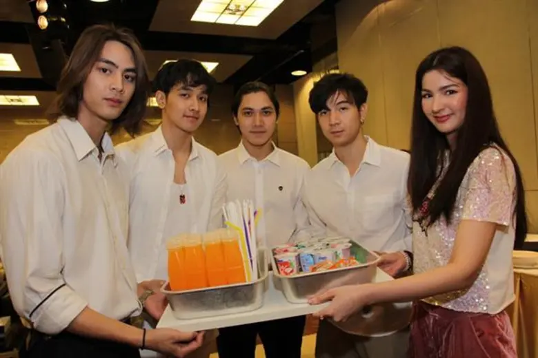 ช่อง 3 ถือฤกษดีทำบุญเลี้ยงพระ ตอนรับพุทธศักราชใหม่ 2561